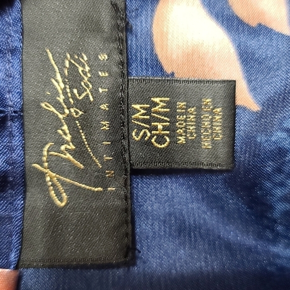 Thalia &Sodi Intimates Robe Floral Snakeskin Design Wrap Belted Size S/M EUC - Picture 6 of 7